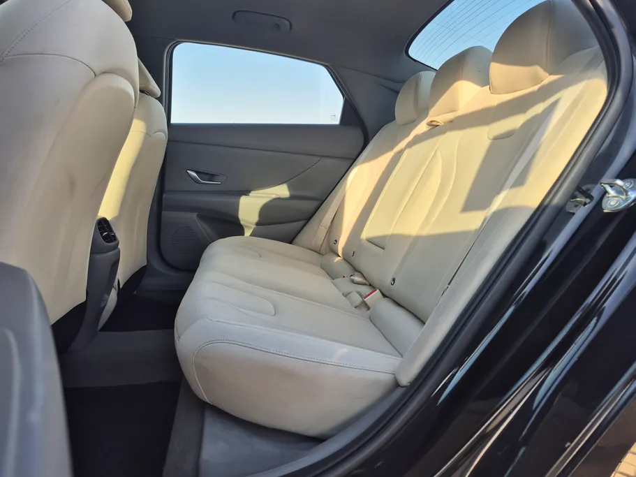 2024 Hyundai Elantra Smart 
