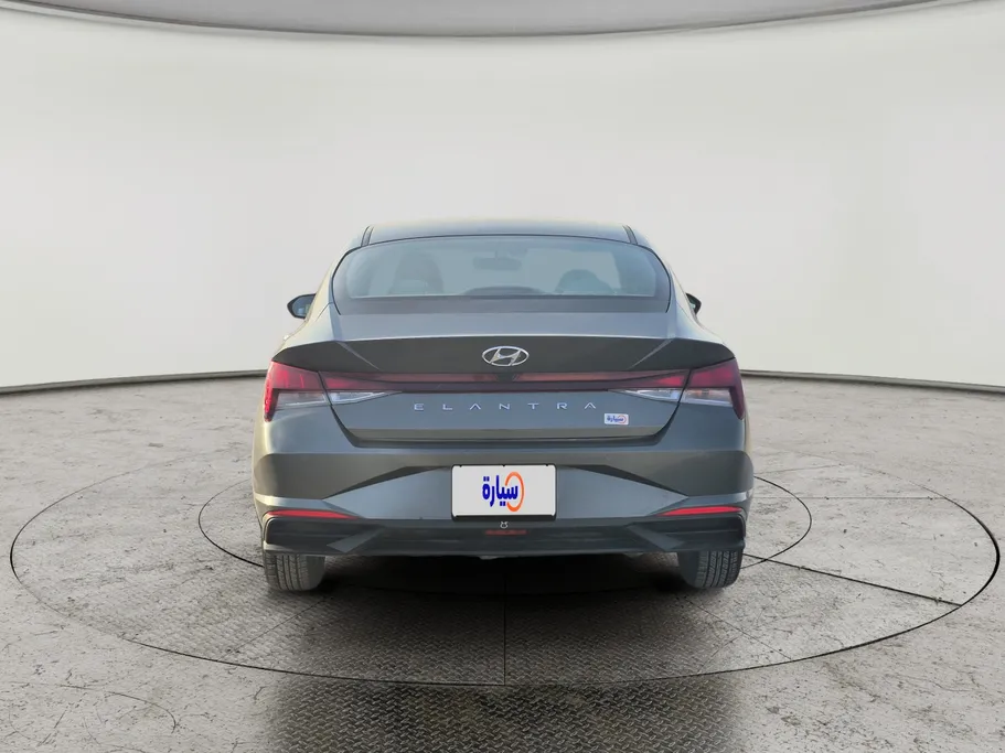 2022 Hyundai Elantra Smart 