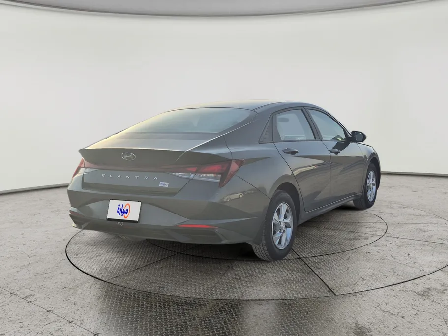 2022 Hyundai Elantra Smart 