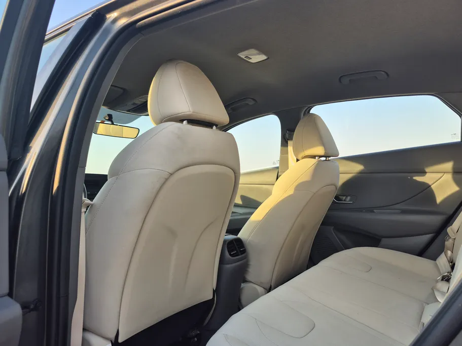 2022 Hyundai Elantra Smart 