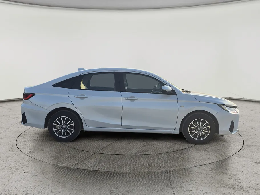 2023 Toyota Yaris  Y 