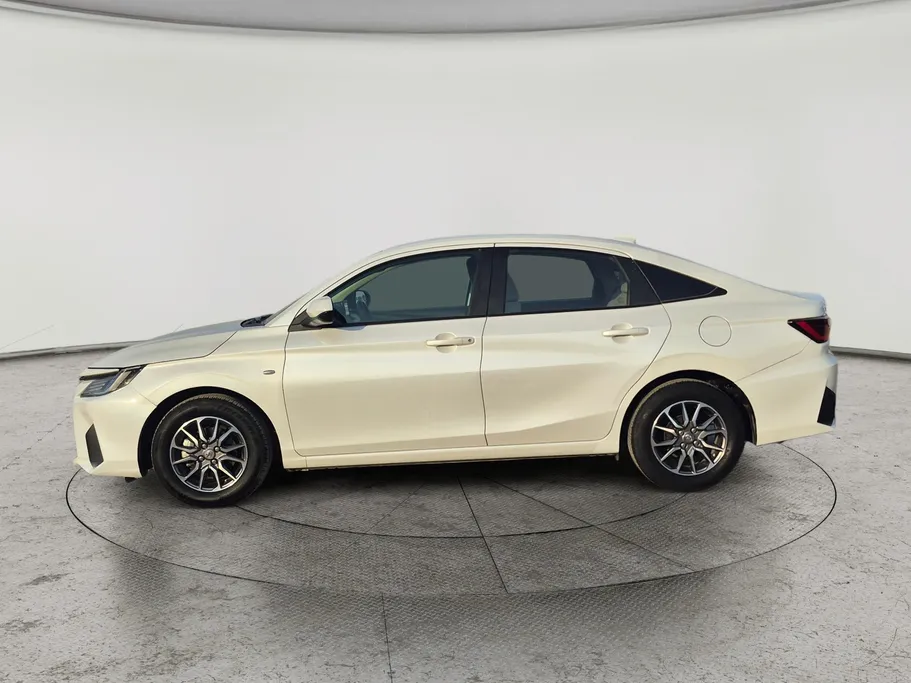 2023 Toyota Yaris  Y 