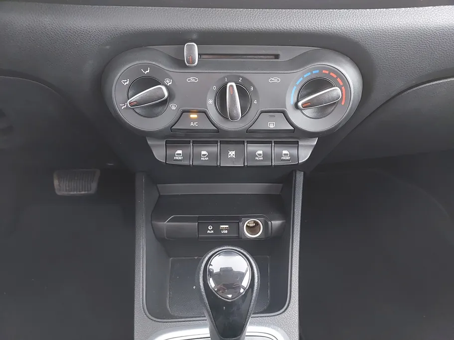 2022 Kia Pegas LX 
