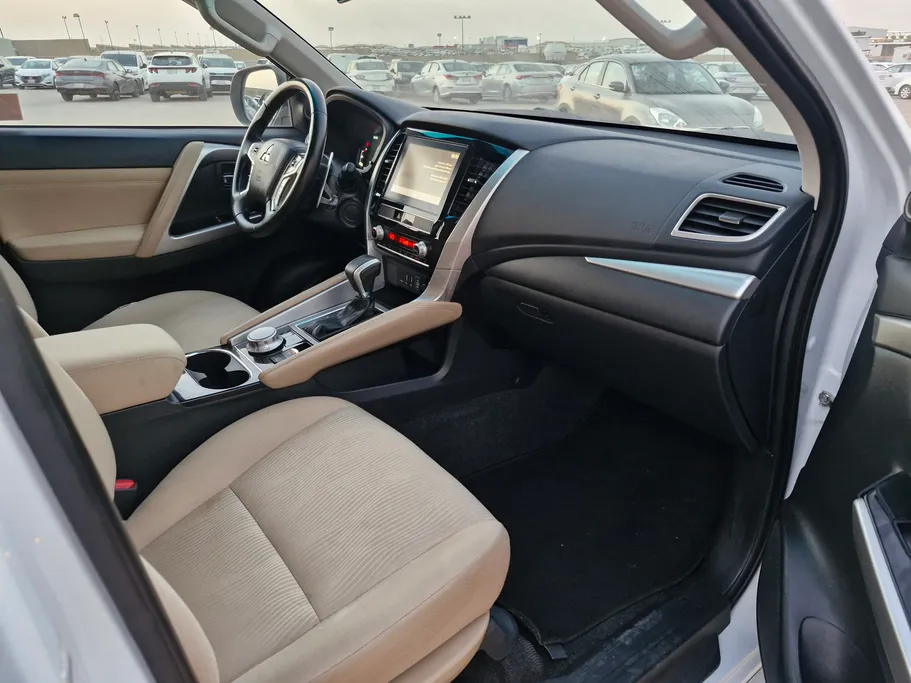 ميتسوبيشي  مونتيرو سبورت GLS-Premium 2021 
