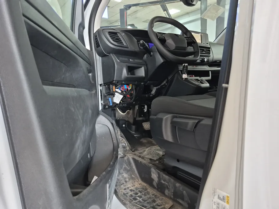 2025 Peugeot Expert VAN 