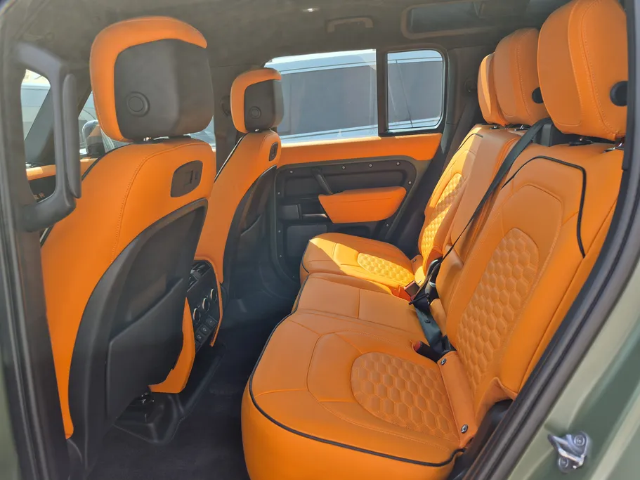 لاند روفر ديفندر HSE P400 2021 