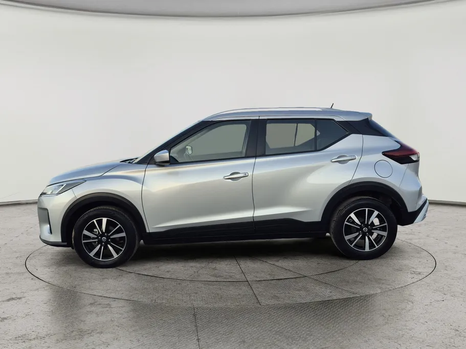 2022 Nissan Kicks S 