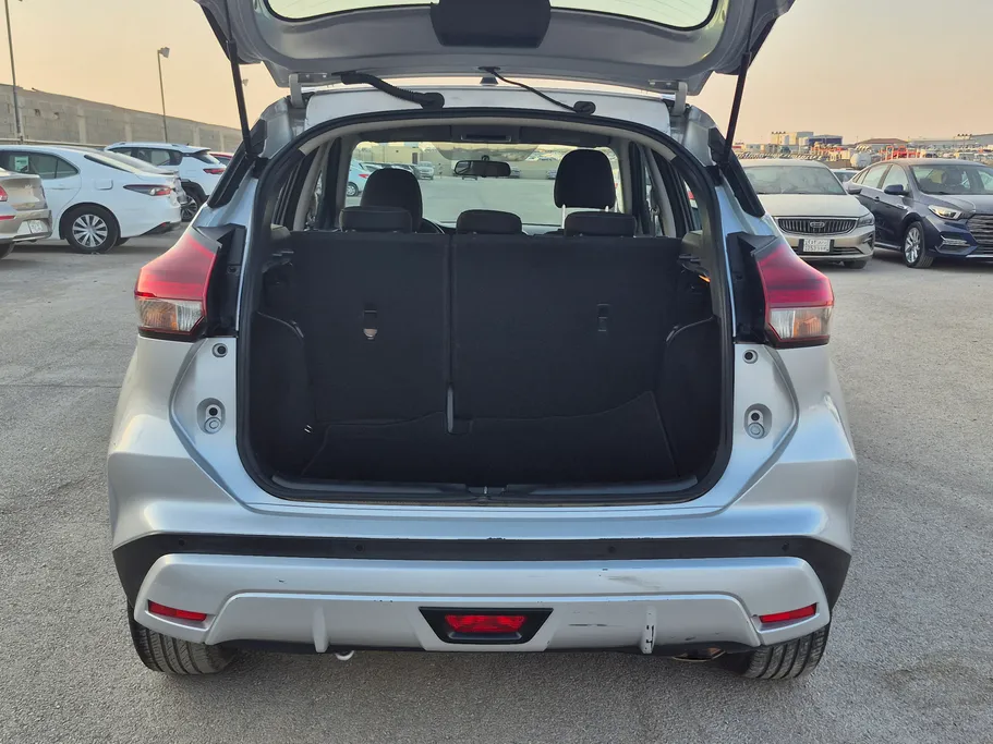 2022 Nissan Kicks S 
