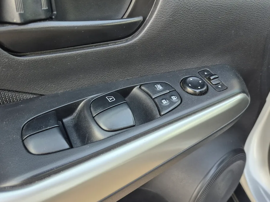 2022 Nissan Kicks S 