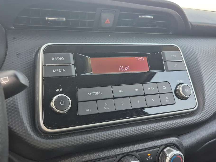 2022 Nissan Kicks S 