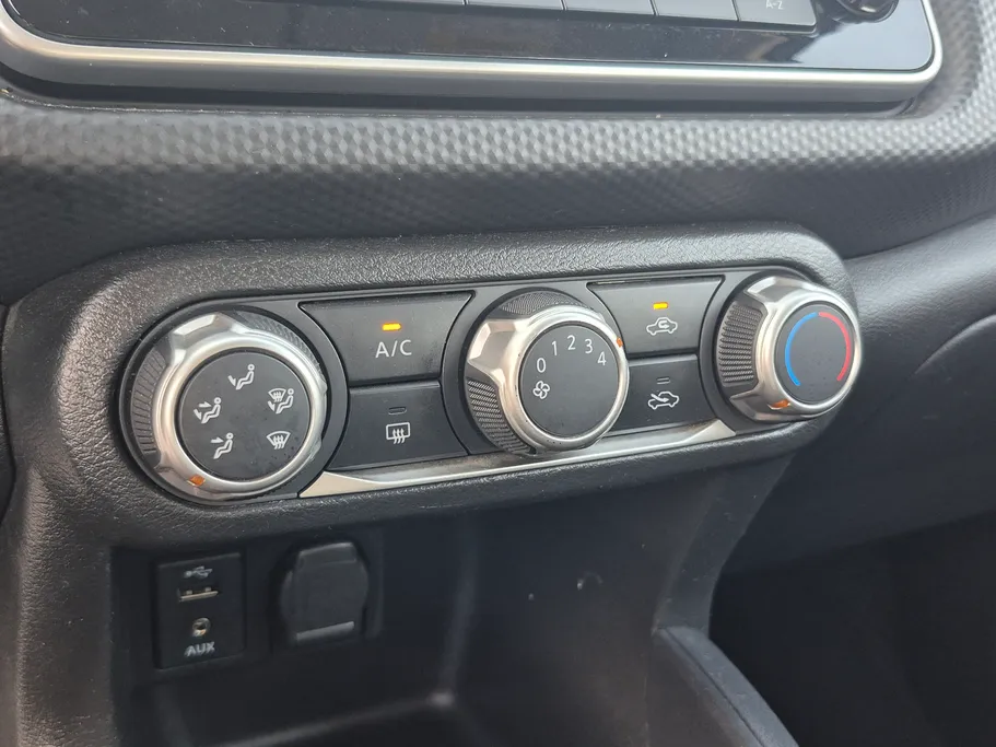 2022 Nissan Kicks S 