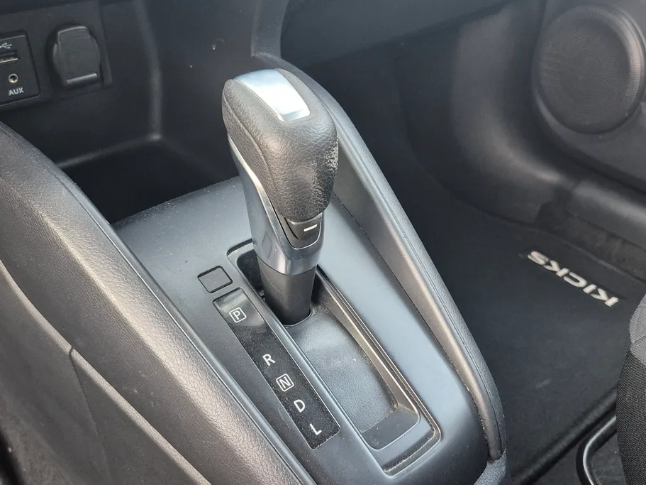 2022 Nissan Kicks S 