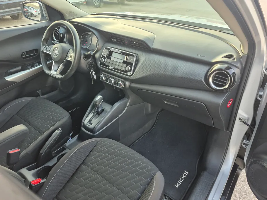 2022 Nissan Kicks S 