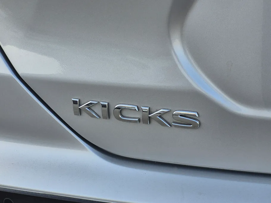 2022 Nissan Kicks S 