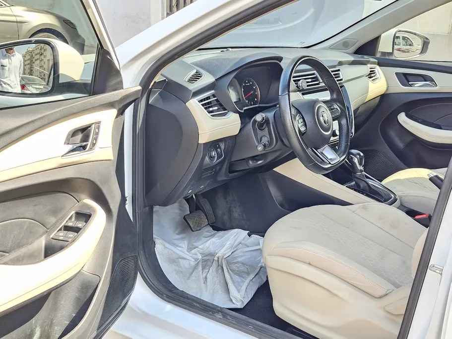 2023 MG 5 COM 