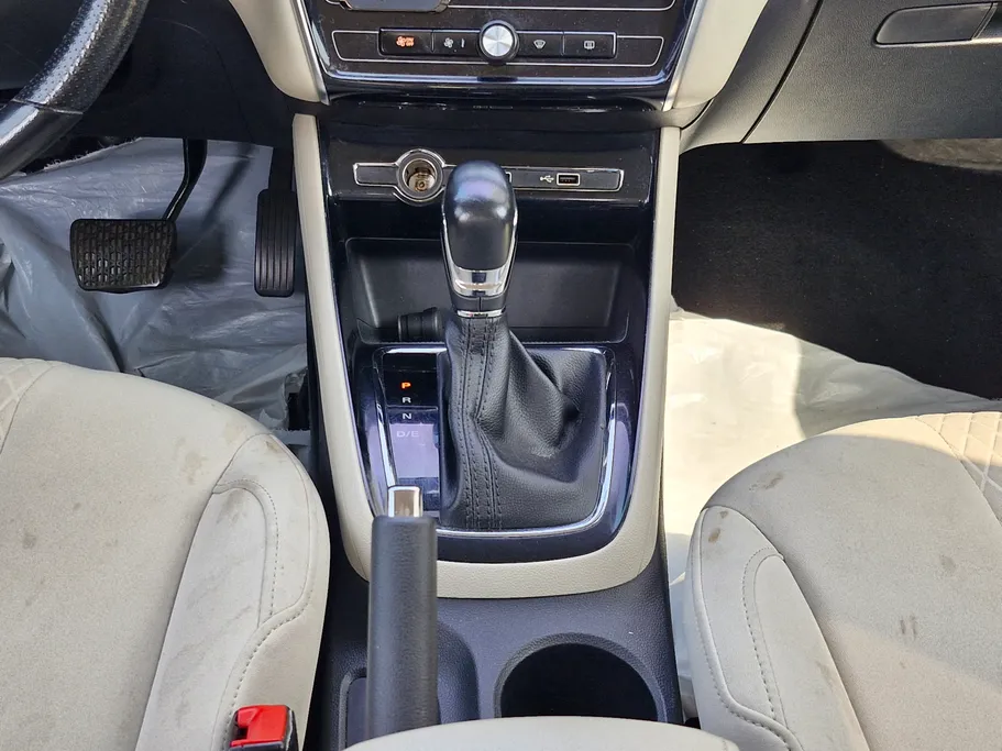 2023 MG 5 COM 