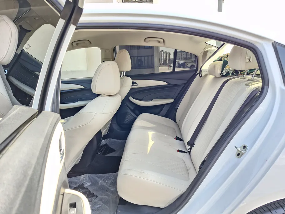 2023 MG 5 COM 