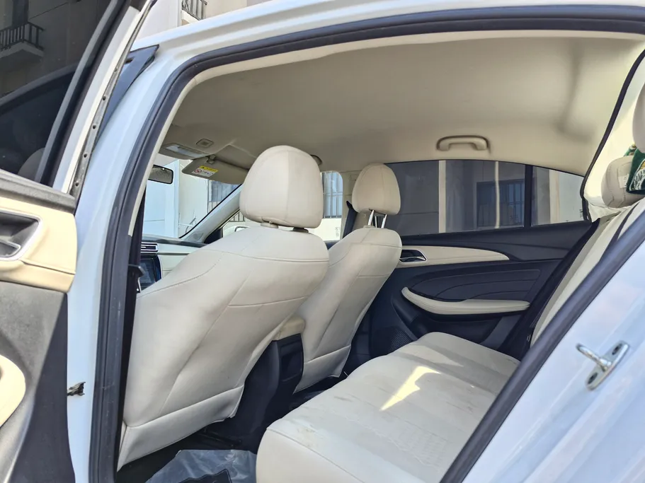 2023 MG 5 COM 