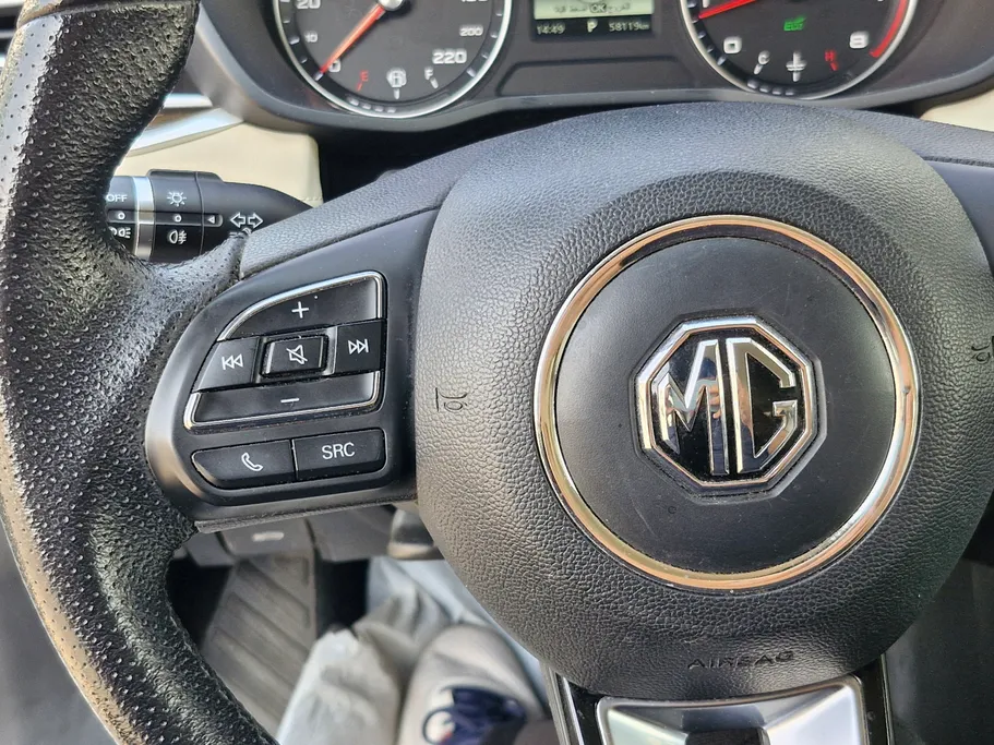 2023 MG 5 COM 