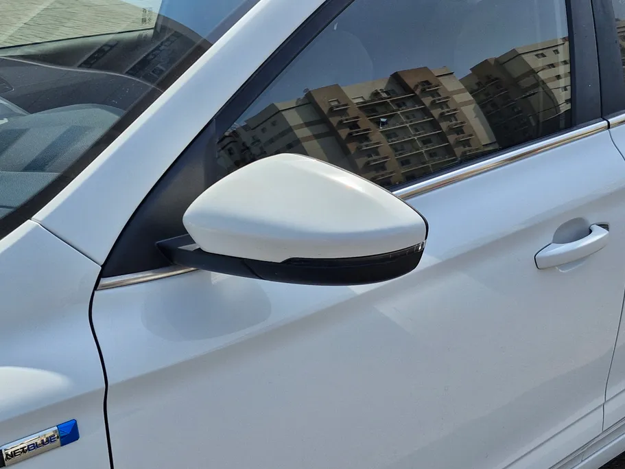 2023 MG 5 COM 