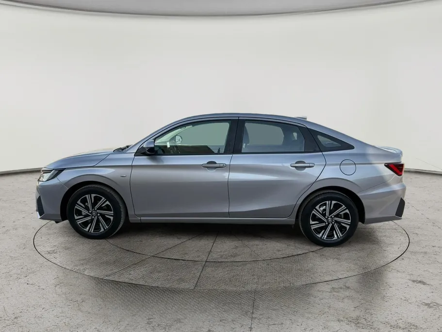 2024 Toyota Yaris  Y Plus 