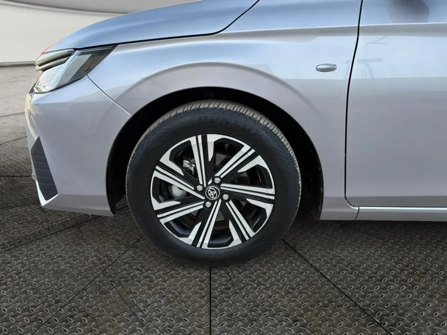 2024 Toyota Yaris  Y Plus 