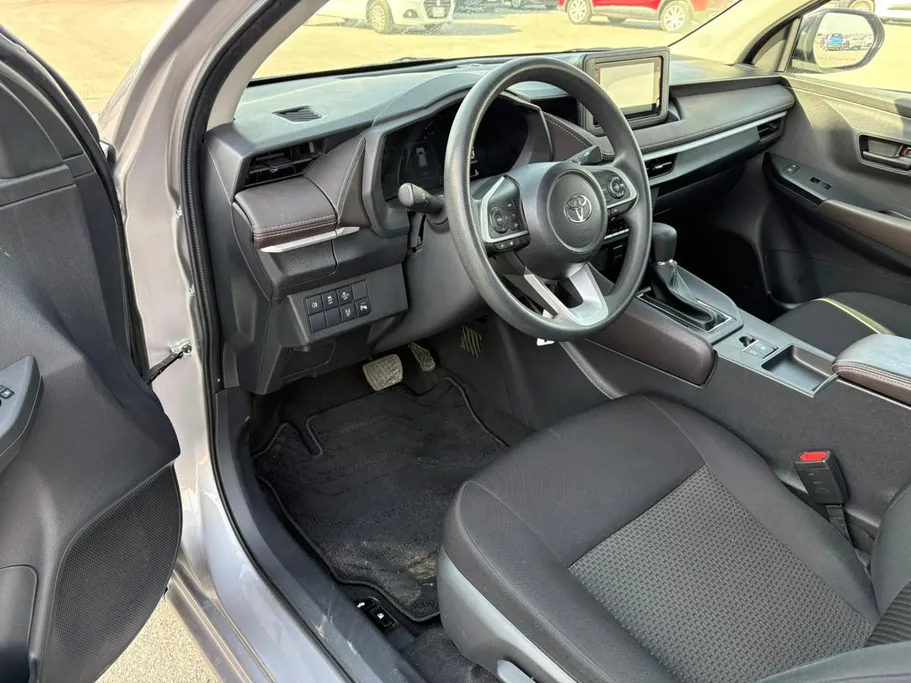 2024 Toyota Yaris  Y Plus 