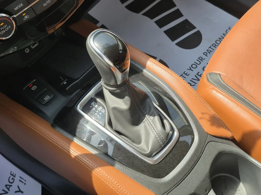 2022 Nissan Xtrail SL 