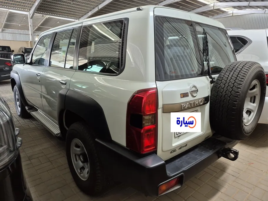 2023 Nissan EBRO (Fatque) GL 