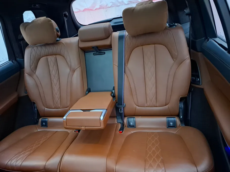 بي ام دبليو الفئة اكس 7 xDrive 40i	 2023 
