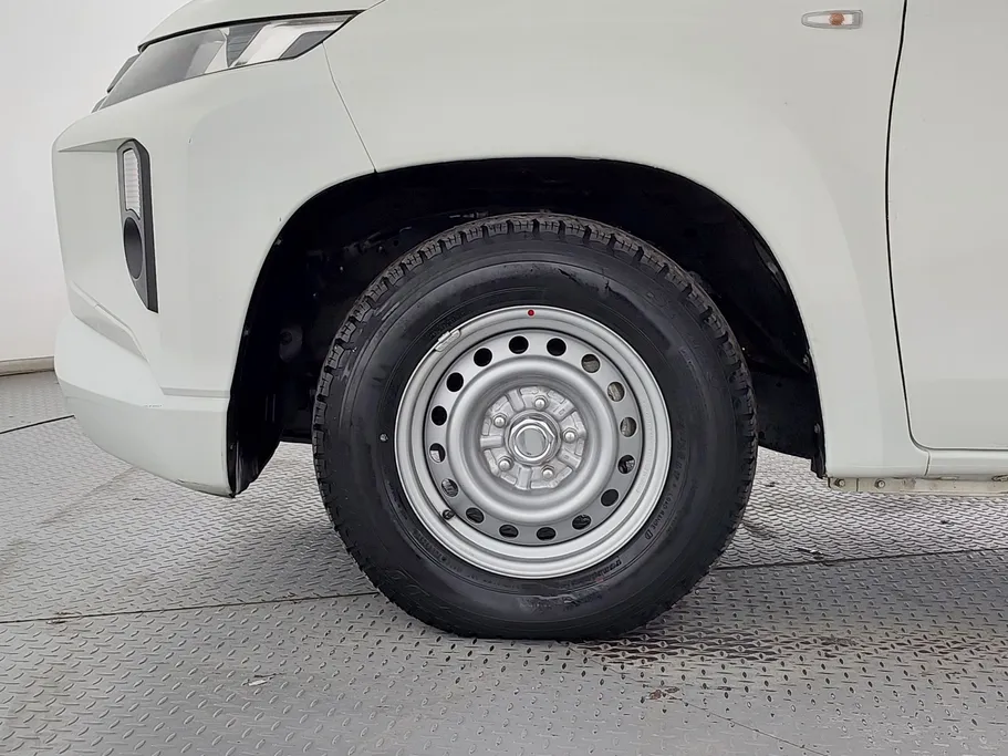 2022 Mitsubishi L200 DC 4x2 
