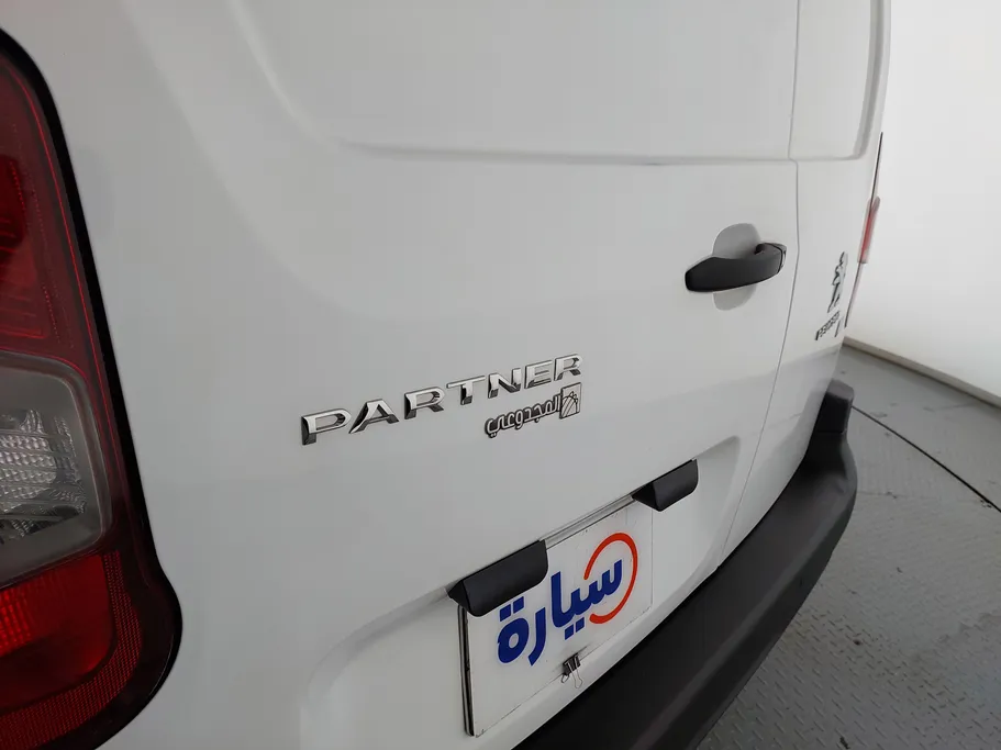 بيجو بارتنر Short van 2022 