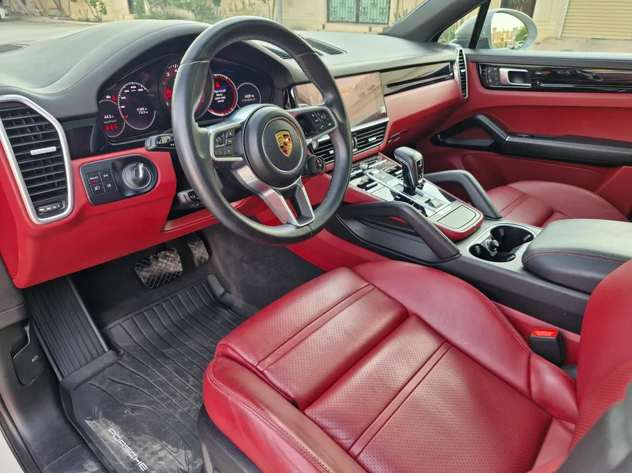 2022 Porsche Cayenne Coupe 