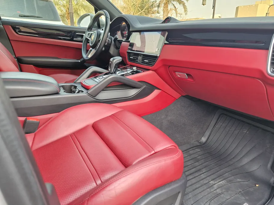 2022 Porsche Cayenne Coupe 