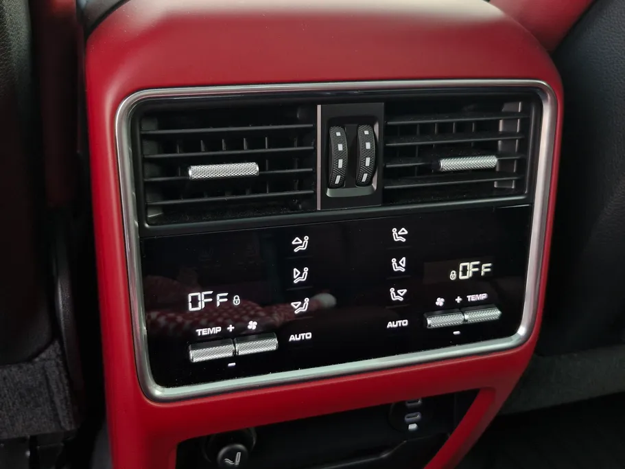 2022 Porsche Cayenne Coupe 