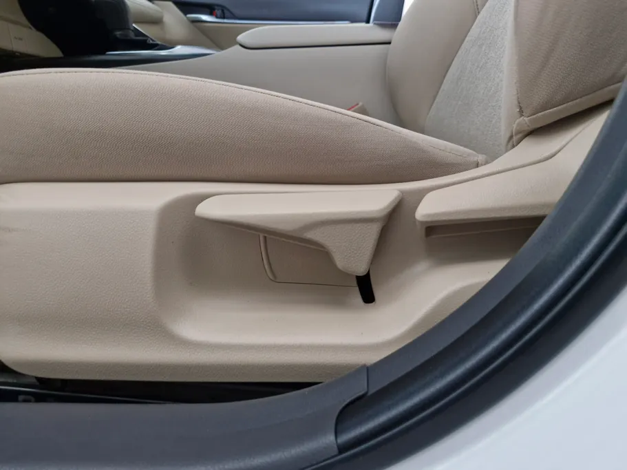2023 Toyota Camry  LE 