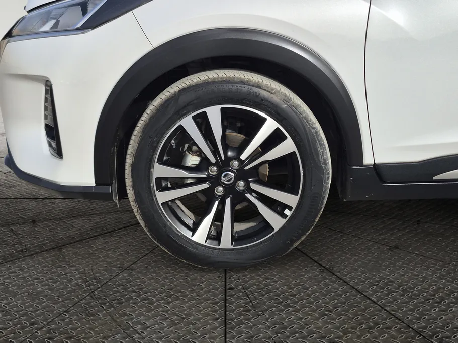 2022 Nissan Kicks SV 