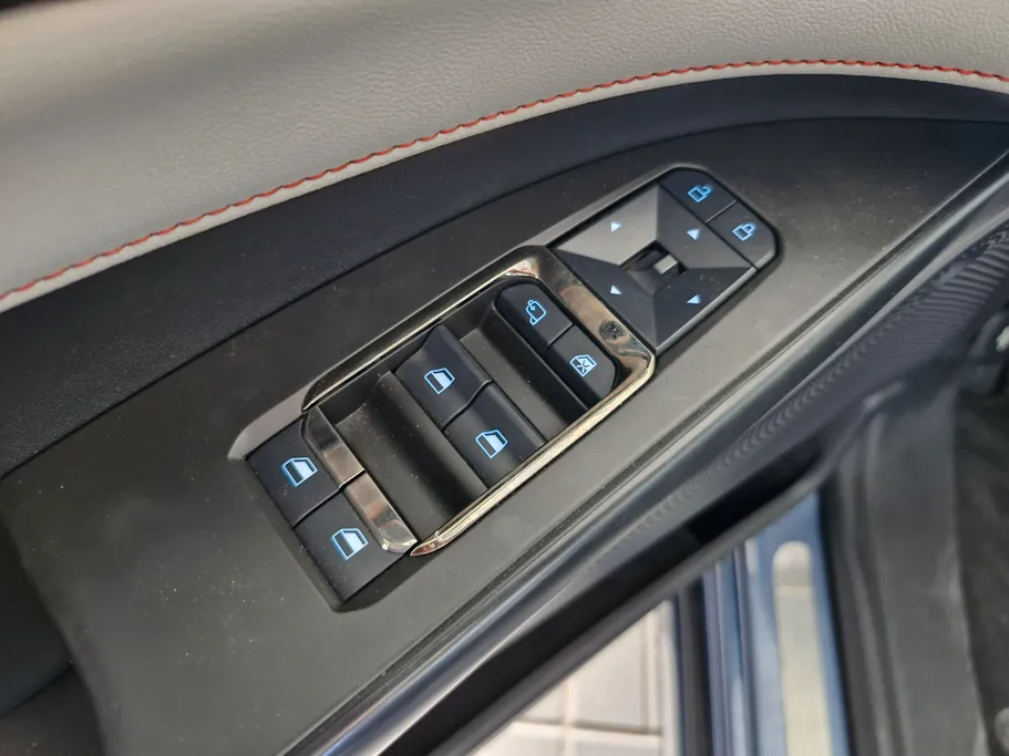 2023 Ford Taurus Titanium 
