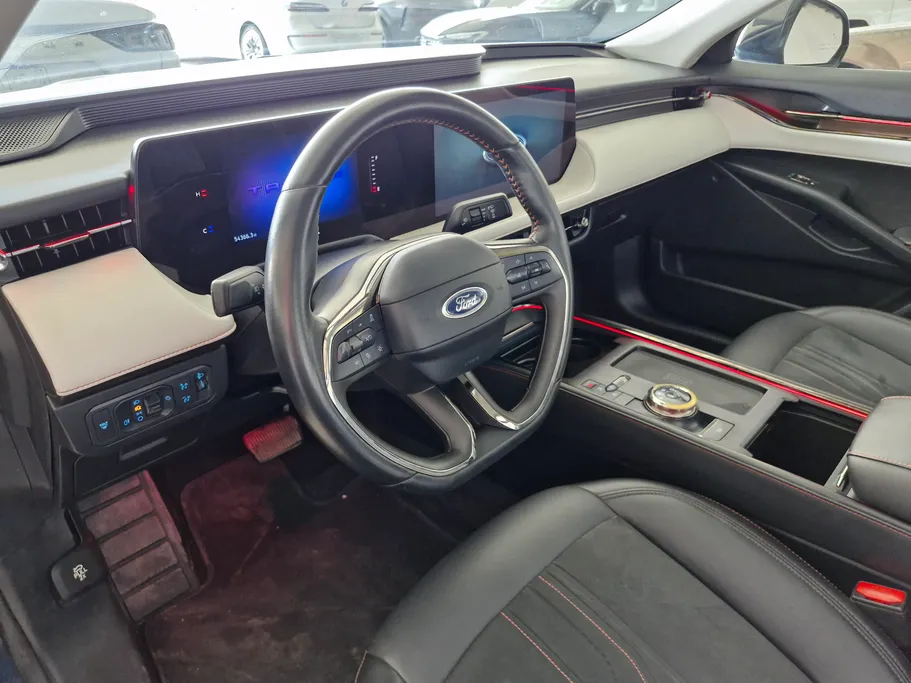 2023 Ford Taurus Titanium 