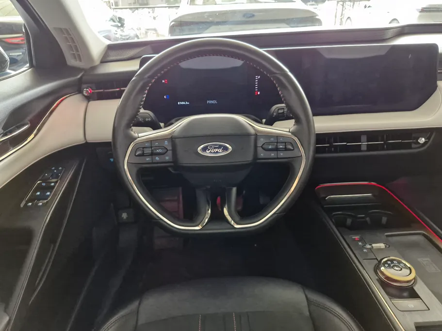 2023 Ford Taurus Titanium 