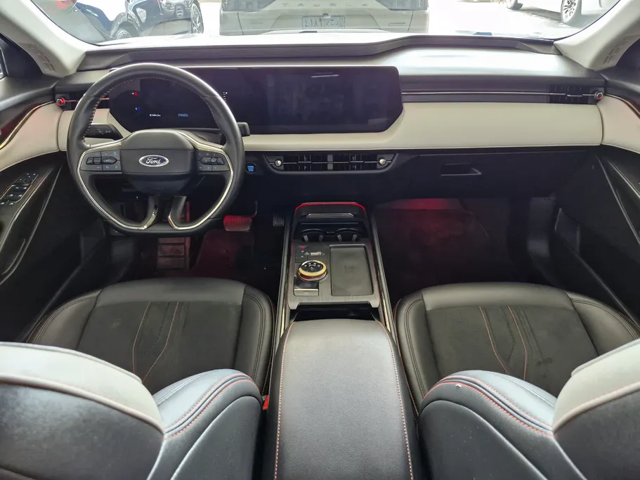2023 Ford Taurus Titanium 