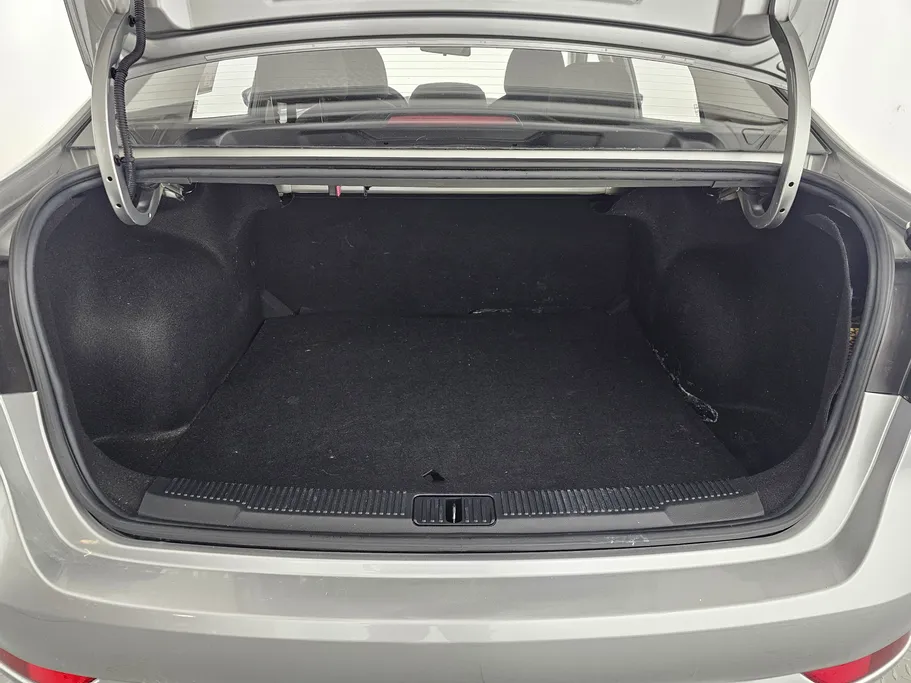 2023 MG 5 STD 