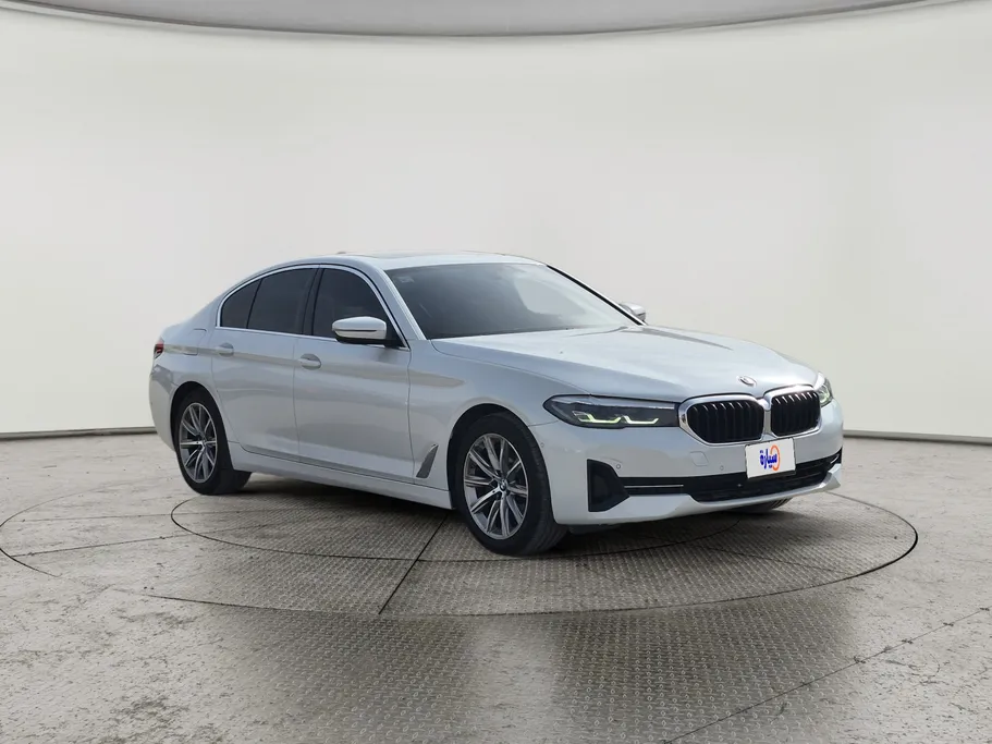2023 BMW 5 Series 520i 