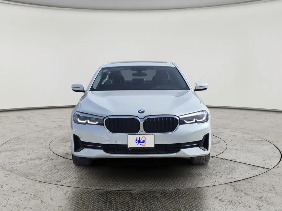 2023 BMW 5 Series 520i 