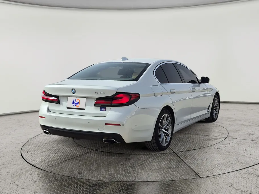 2023 BMW 5 Series 520i 