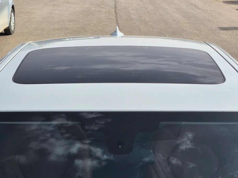 2023 BMW 5 Series 520i 