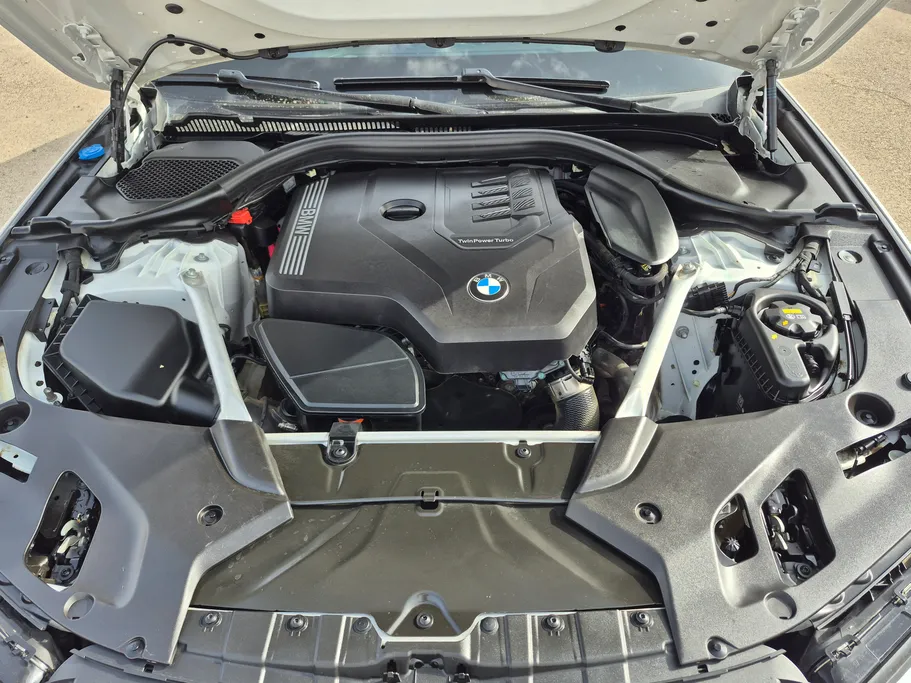 2023 BMW 5 Series 520i 