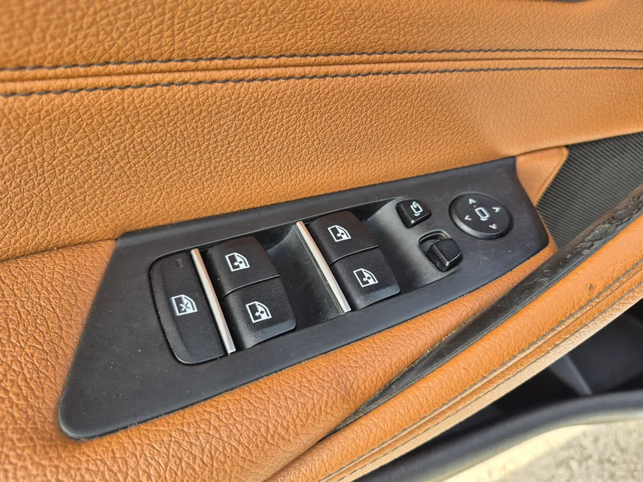 2023 BMW 5 Series 520i 