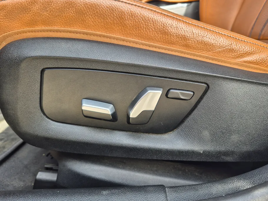 2023 BMW 5 Series 520i 