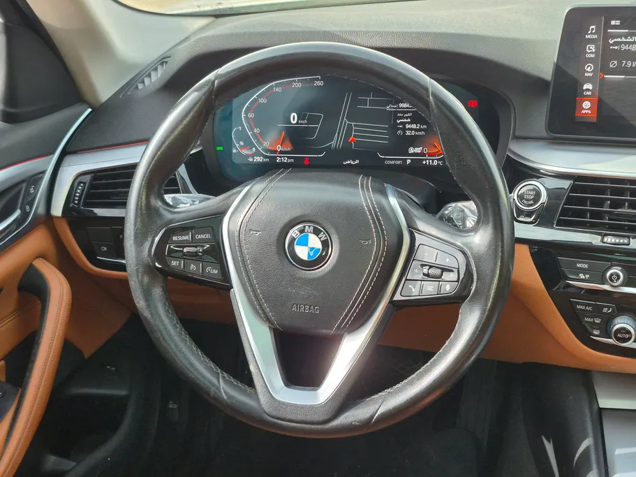 2023 BMW 5 Series 520i 